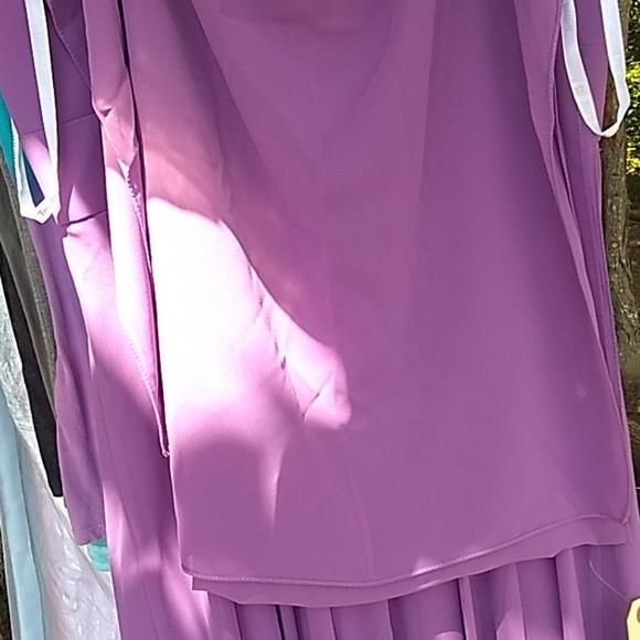 Seasonal gown - Picture 3 of 4